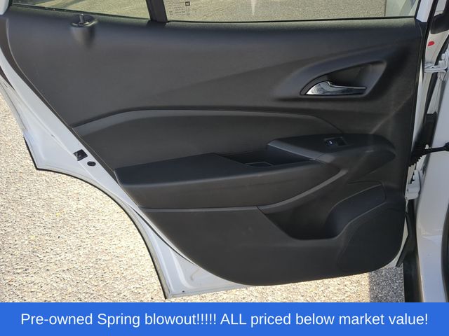Used 2025 Summit White Chevrolet LS image 33