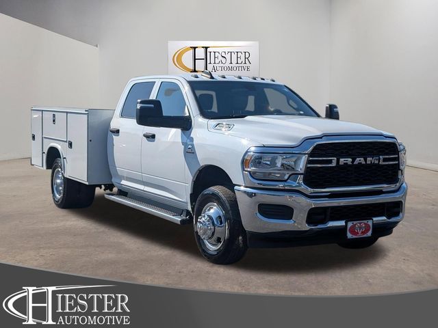 Bright White Clearcoat 2023 RAM 3500 Chassis Tradesman Crew Cab LB DRW 4WD Pickup Truck Four-Wheel Drive 6-Speed Automatic