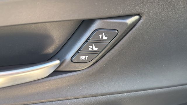 2026 Toyota Prius Plug-in Hybrid XSE Premium - Photo 21