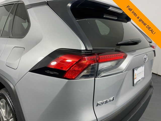 2021 Toyota RAV4 XLE Premium 28