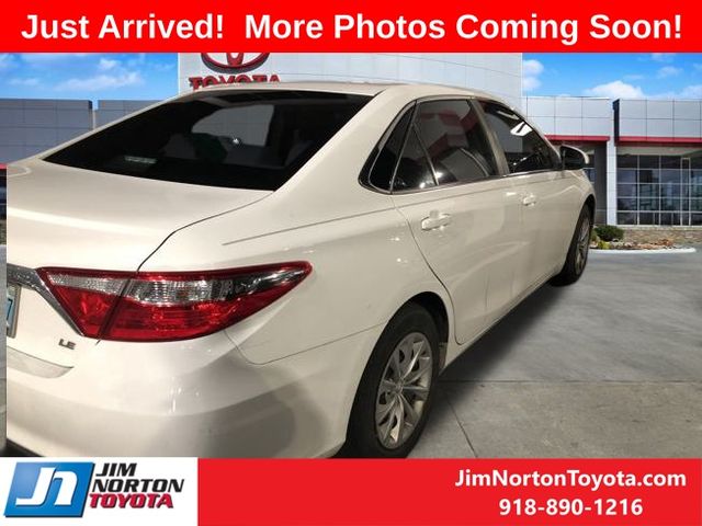 2016 Toyota Camry LE 3