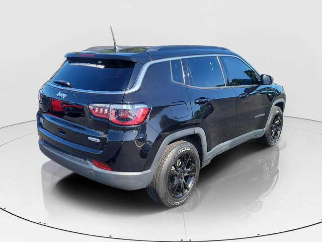 Used 2022 Black Jeep Latitude image 31