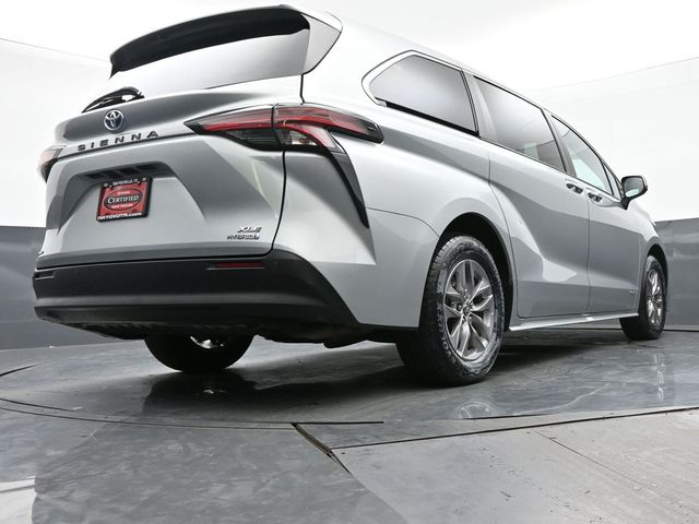 2021 Toyota Sienna XLE 40