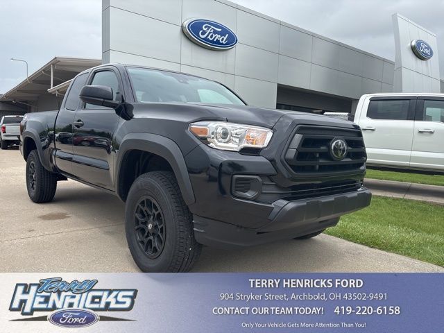 Midnight Black Metallic 2022 Toyota Tacoma SR V6 Access Cab 4WD Pickup Truck Four-Wheel Drive 6-Speed Automatic