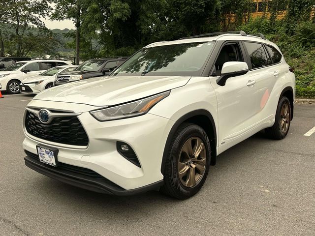 Pearl 2023 Toyota Highlander Hybrid SUV / Crossover All-Wheel Drive Continuously Variable Transmission
