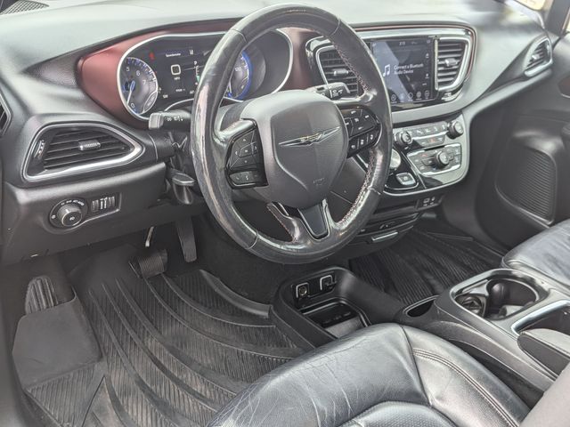 2019 Chrysler Pacifica - Image 11