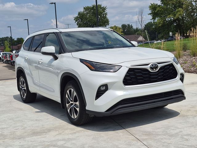 2023 Toyota Highlander - Image 7