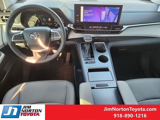 Used 2025 Toyota Sienna Van