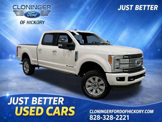 White Platinum Metallic Tri-Coat 2019 Ford F-250 Super Duty Platinum Crew Cab 4WD Pickup Truck Four-Wheel Drive 6-Speed Automatic
