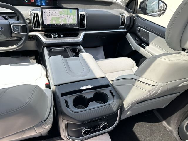 New 2026 Black Ford Platinum image 25