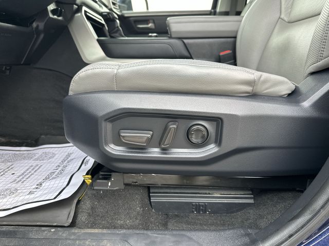 Used 2023  Toyota Limited image 16