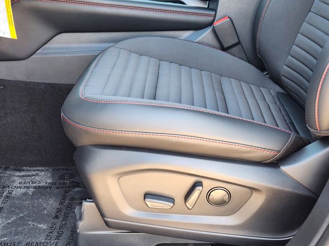 2025 Ford Explorer ST-Line photo
