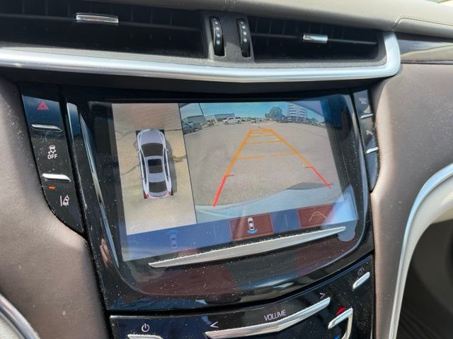 2017 Crystal White Tricoat Cadillac XTS Platinum AWD Sedan