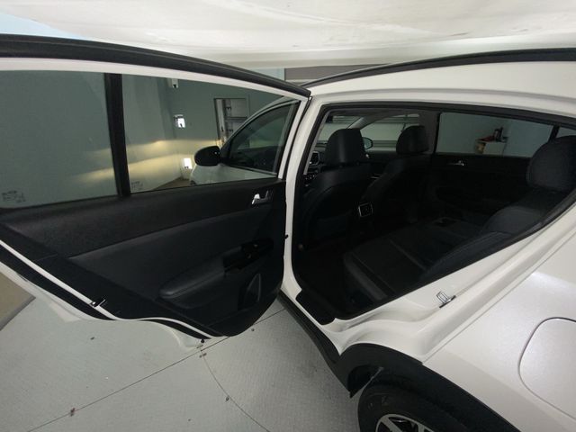 Used 2022 White Kia EX image 22