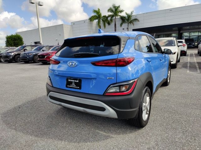 2022 Hyundai Kona SE 8