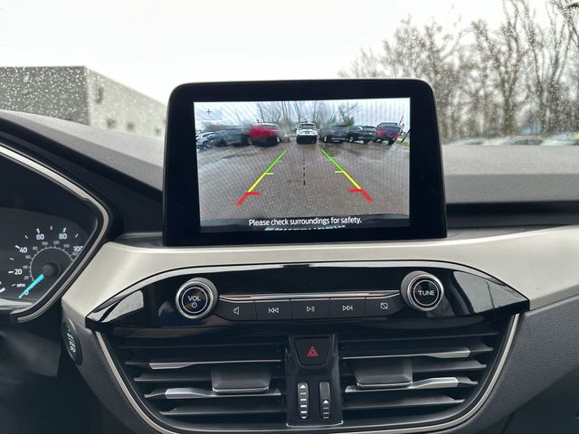 Used 2022 Blue Ford SE image 24