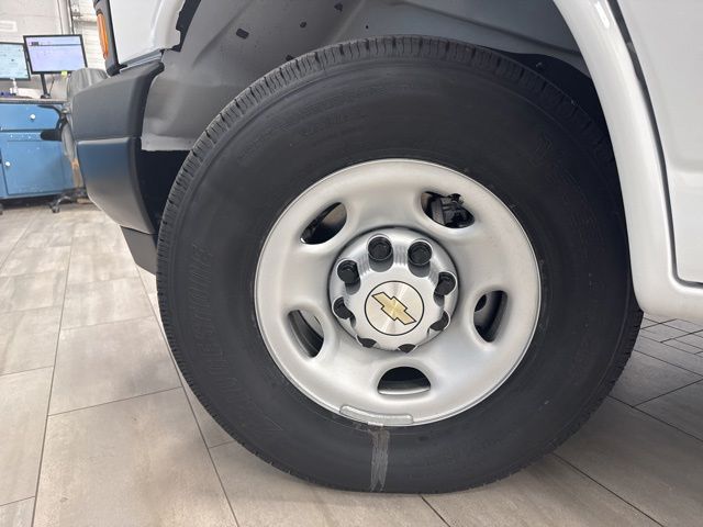 New 2026 Summit White Chevrolet Work Van image 7