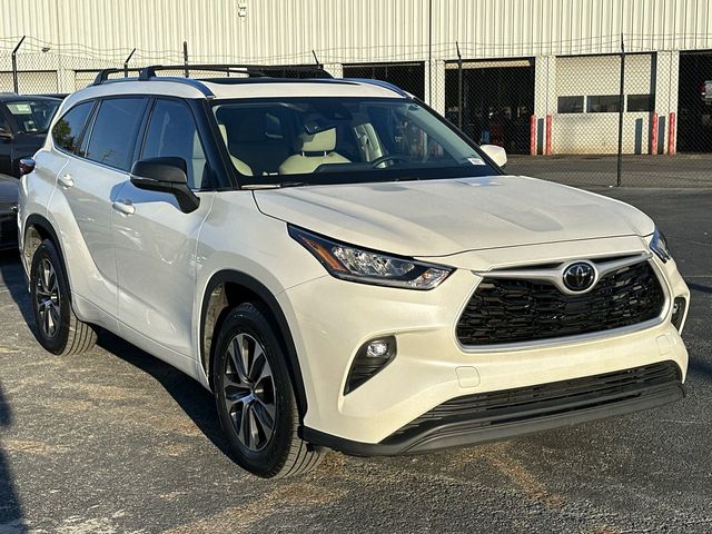 2020 Toyota Highlander XLE 1