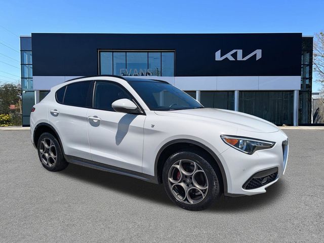 2022 Alfa Romeo Stelvio Ti AWD's photo