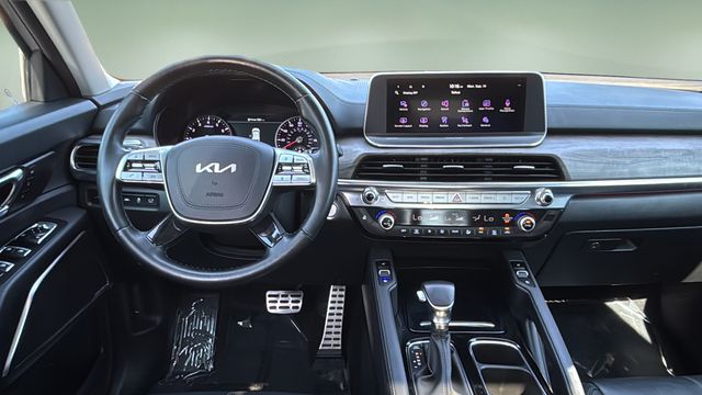 Used 2022 Gray Kia SX image 9