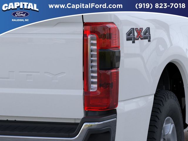 New 2026 Oxford White Ford F-250® XLT image 21