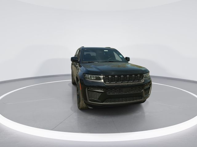 New 2026 Diamond Black Crystal Pearl-Coat Exterior Paint Jeep Limited image 2