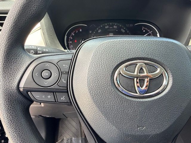 2024 Toyota RAV4 XLE - Photo 25