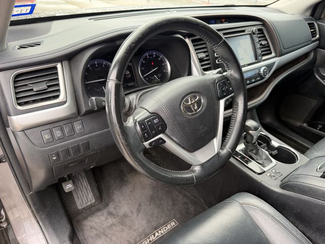 2017 Toyota Highlander XLE Gray at Autostrade