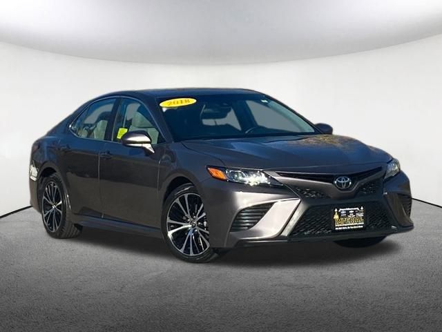 2018 Toyota Camry SE 2