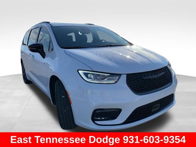2025 Chrysler Pacifica Limited photo