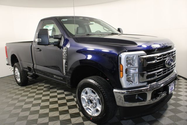 2025 Ford F-350SD XLT photo