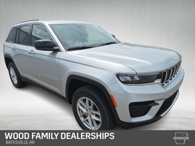 Silver Zynith 2026 Jeep Grand Cherokee SUV / Crossover Four-Wheel Drive 8-Speed Automatic