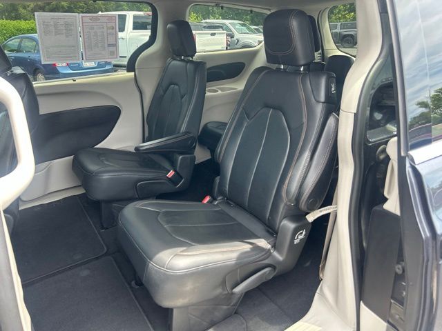 Used 2020 Chrysler Pacifica Van