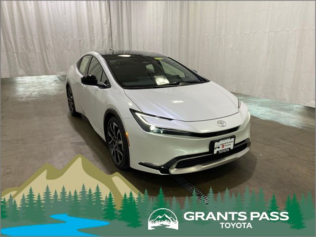 White (Wind Chill Pearl) 2026 Toyota Prius Plug-In Hybrid Hatchback Front-Wheel Drive Continuously Variable Transmission