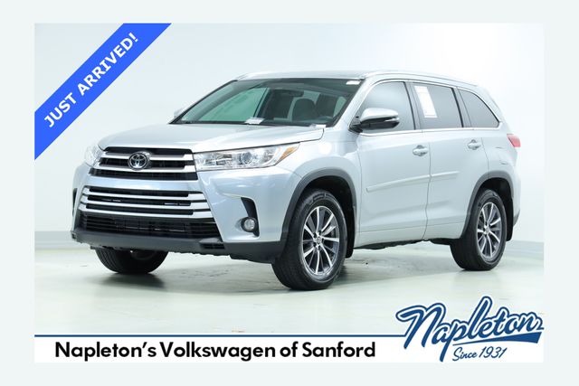 Celestial Silver Metallic 2018 Toyota Highlander XLE AWD SUV / Crossover All-Wheel Drive 8-Speed Automatic