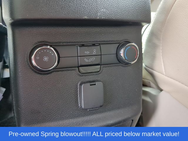 Used 2019 White Platinum Clearcoat Metallic Ford XLT image 40