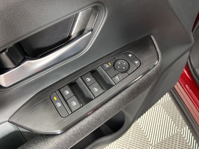 2025 Scarlet Ember Tintcoat/Super Black Nissan Kicks SV FWD SUV