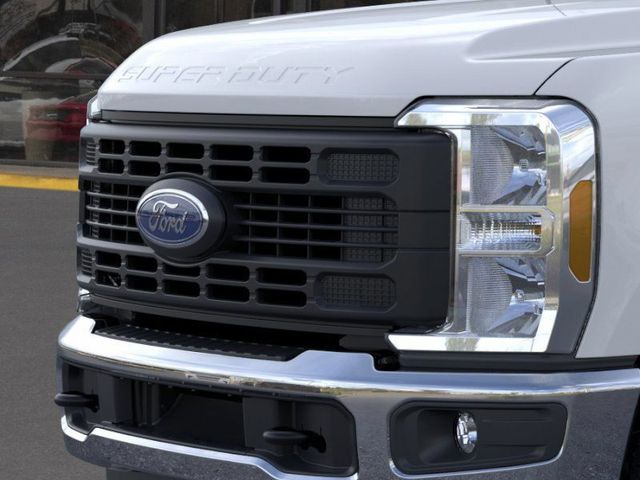 New 2026 Oxford White Ford F-250® XL image 17