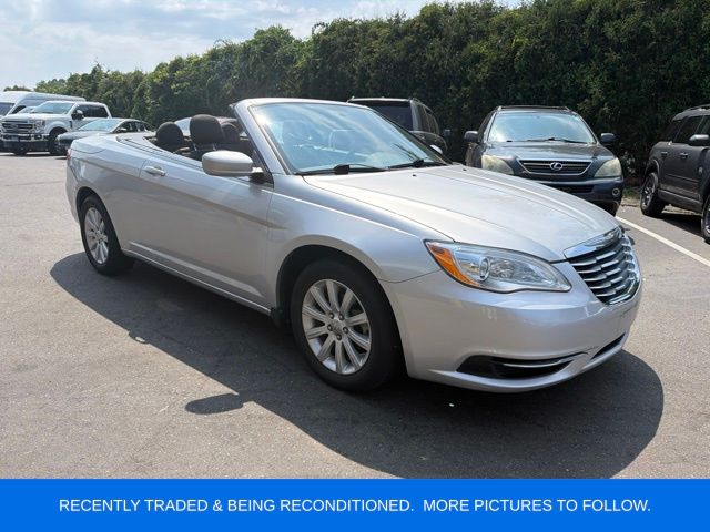2011 Chrysler 200 Touring Convertible FWD