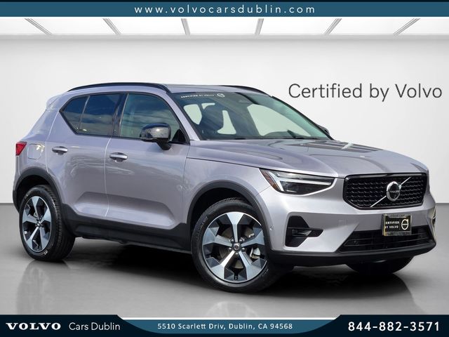 Aurora Silver 2026 Volvo XC40 SUV / Crossover All-Wheel Drive Automatic