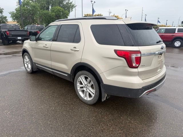 2017 White Gold Metallic Ford Explorer XLT 4X4 SUV