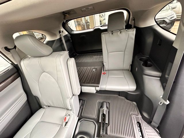 new 2026 Toyota Highlander Hybrid car