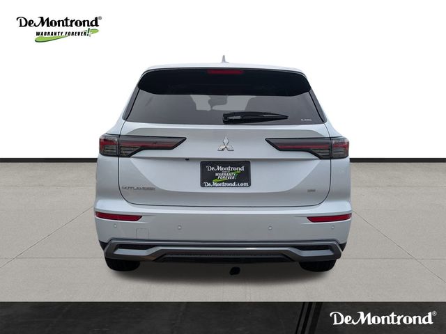 New 2025 White Mitsubishi SE image 6