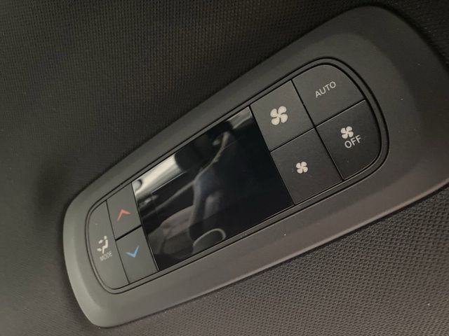 2025 Chrysler Pacifica Limited photo