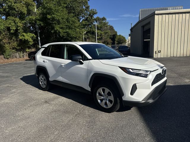 Used 2025 White Toyota LE image 3