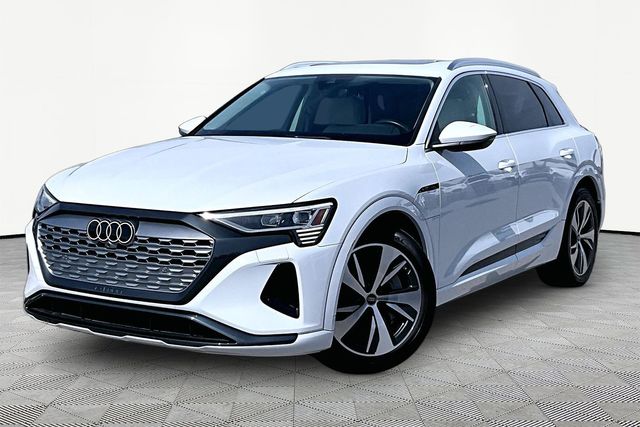 2024 Audi Q8 e-tron quattro Premium AWD
