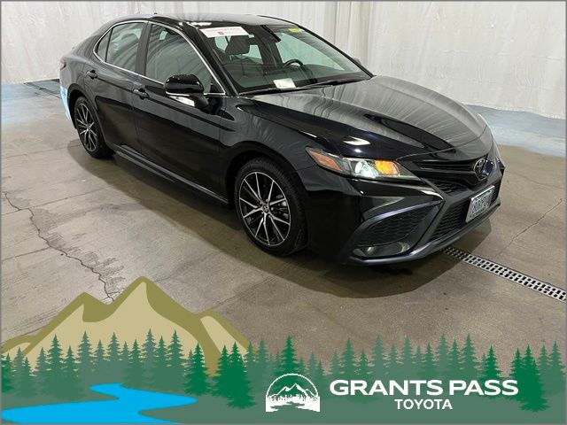 Midnight Black Metallic 2023 Toyota Camry Sedan Front-Wheel Drive 8-Speed Automatic