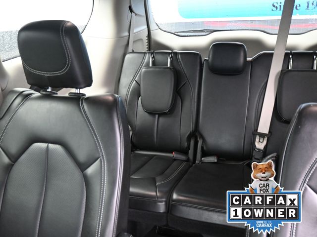 2023 Chrysler Pacifica Touring L photo