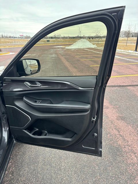 2022 Jeep Grand Cherokee Laredo