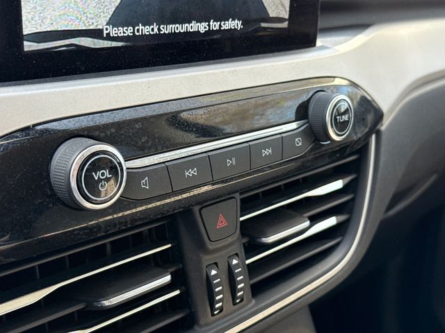 Used 2022 White Ford SE image 26